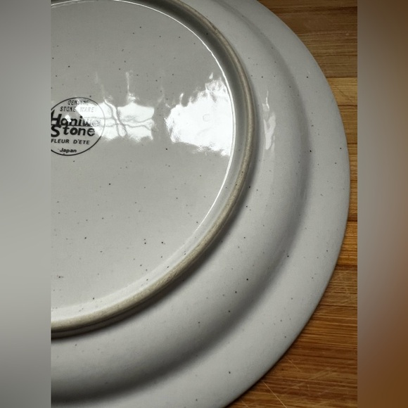 Large Vintage Stoneware Plate - Picture 13 of 13